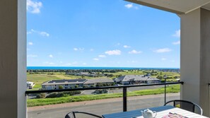 Outdoor dining - Ticky's Dream - 18 Turnberry Drive (NORMANVILLE)