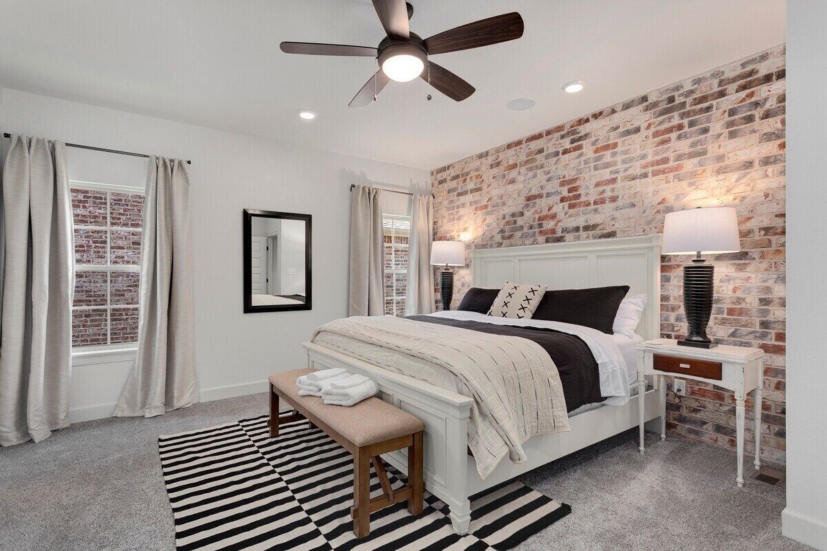 3 habitaciones, tabla de planchar con plancha, wifi y ropa de cama 