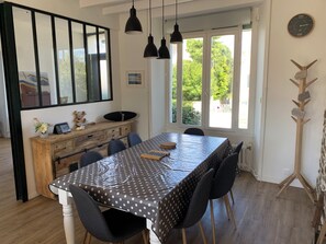 Dining - House with sea view close to: beaches, shops, GR34 and golf course  (Saint-Quay-Portrieux)