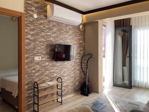 Appartamento Standard, 1 camera da letto | 2 camere, una scrivania, tende oscuranti, ferro/asse da stiro