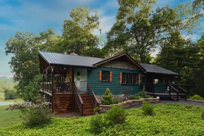 Exterior - Beautiful Mountain Getaway - Best Deck in the Mountains. (Glade Valley)