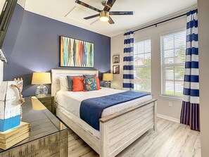 8 bedrooms, iron/ironing board, travel cot, free WiFi - Disney 8BR Villa • 2 Theaters • Arcade • Pool/Spa (Kissimmee)