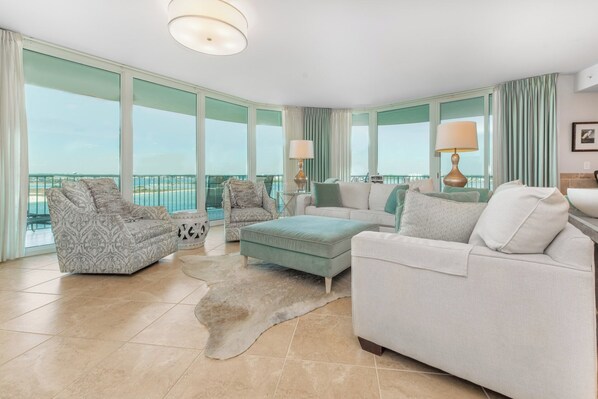 Smart TV, DVD player, table football, ping pong