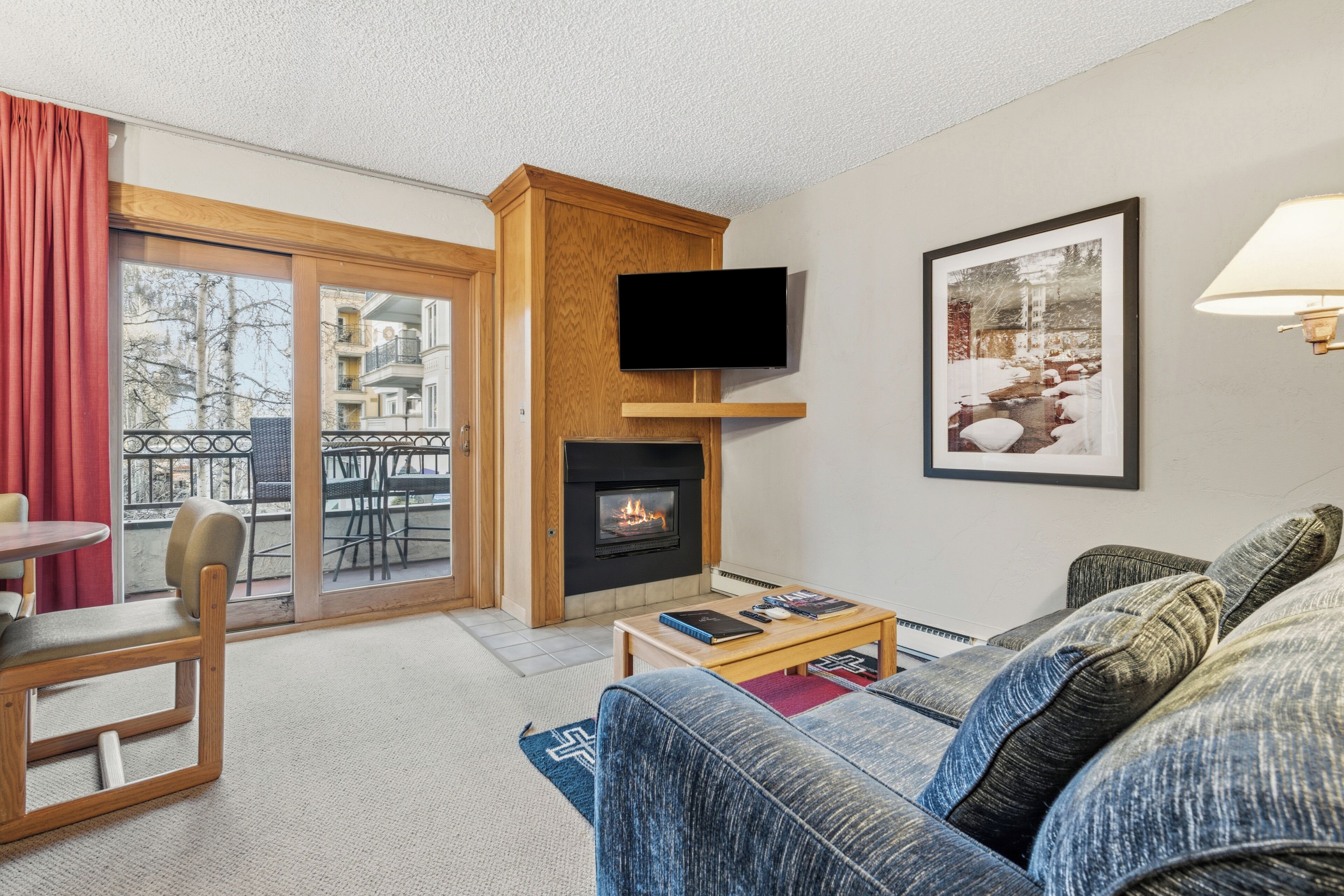 TV, fireplace