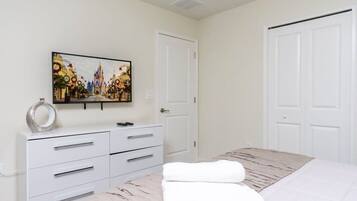 6 habitaciones, tabla de planchar con plancha, wifi y ropa de cama