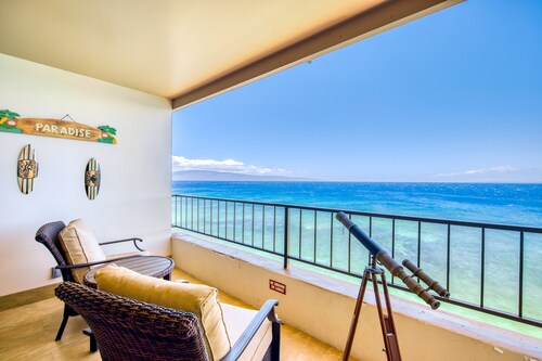 Oceanfront Studio w/ Balcony, Shared Pool, and Hot Tub - Walk to the Beach
