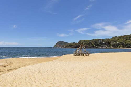 Pearl Bliss, a sundrenched, secluded oasis 200m from spectacular Pearl Beach