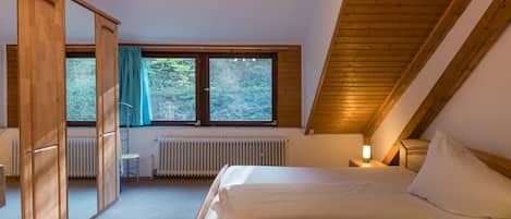 3 Schlafzimmer, BĂŒgeleisen/BĂŒgelbrett, kostenloses Internet