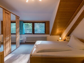 3 Schlafzimmer, Bügeleisen/Bügelbrett, kostenloses Internet