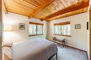 2 bedrooms, free Internet, bed sheets - Charming rustic retreat away from it all with great loft, foosball, & cozy deck (Camp Connell)