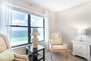 TV, DVD player, books, stereo