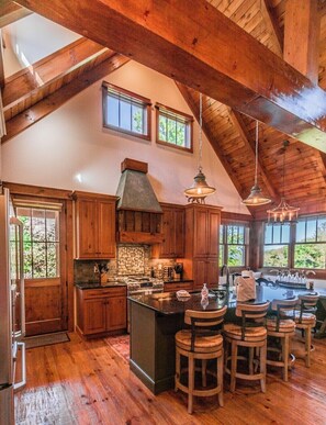 Fridge, microwave, oven, stovetop - 'Mountain Therapy' Luxury Cottage at the Blue Ridge Mountain Club w/ Hot Tub (Boone)