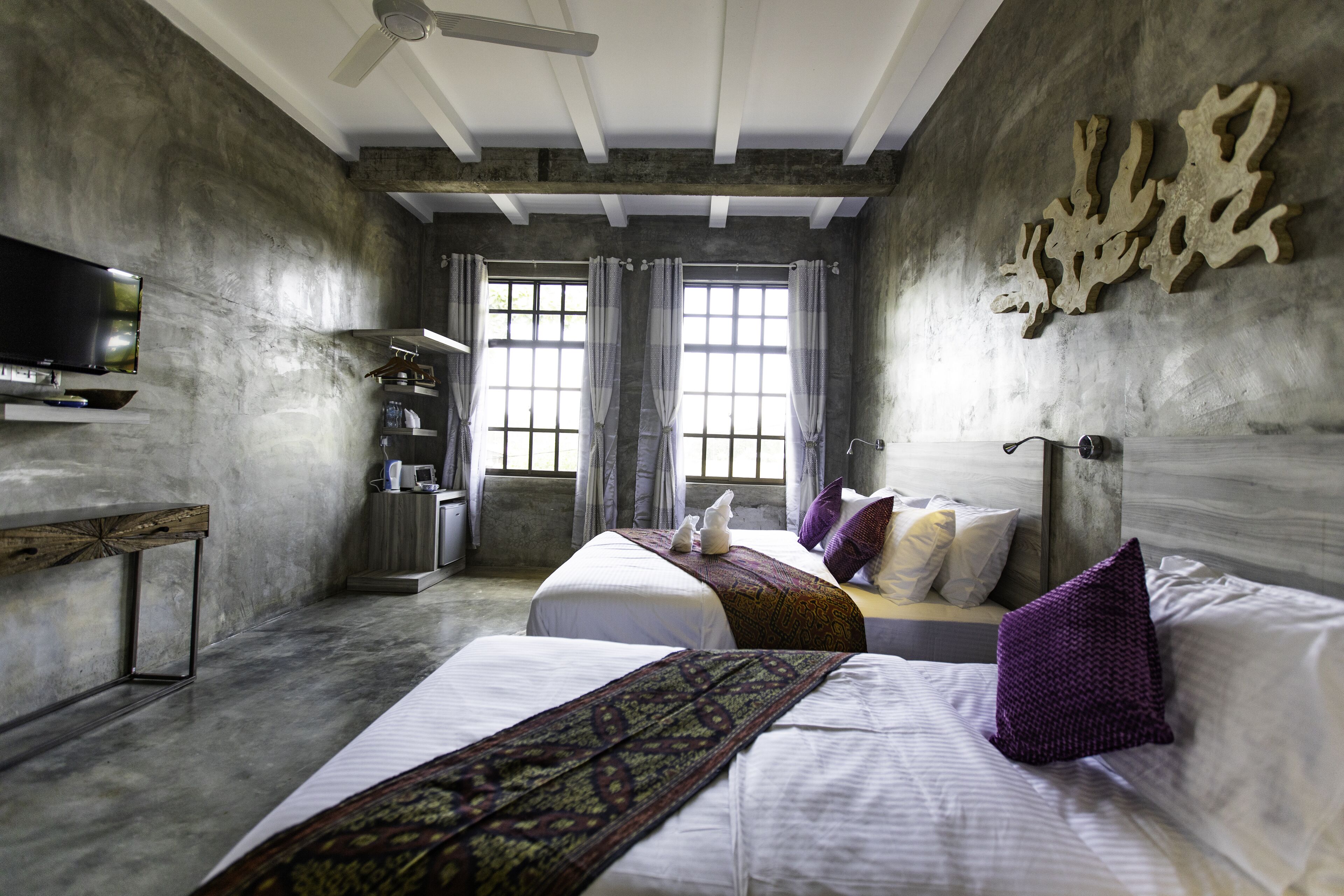 高級客房 | 迷你吧、熨斗/熨衫板、免費 Wi-Fi、床單