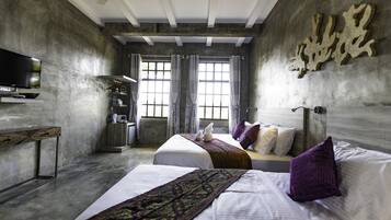 Habitación superior | Minibar, tabla de planchar con plancha, wifi gratis y ropa de cama