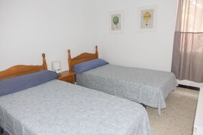 Schreibtisch, WLAN, Bettwäsche