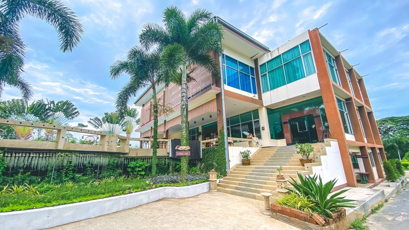 Facciata della struttura