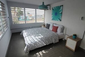 2 bedrooms, iron/ironing board, free WiFi, bed sheets