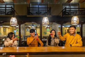 Bar (on property) - Bar Peepal Resort (Pokhara)