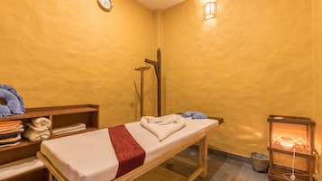Couples treatment room(s), body treatments, body wraps, body scrubs