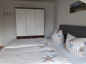 2 chambres, lit parapluie, Wi-Fi, draps fournis