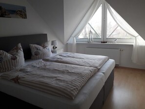 1 chambre, lit parapluie, Wi-Fi, draps fournis