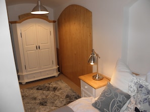 2 chambres, bureau, Wi-Fi, literie fournie