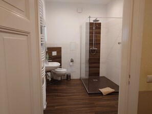 Unclassified image, 5 of 15, button