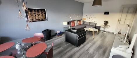 Smart TV, DVD player