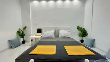 4 bedrooms, desk, iron/ironing board, travel crib