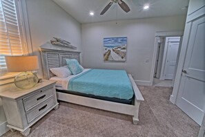 6 habitaciones, escritorio, tabla de planchar con plancha y wifi 