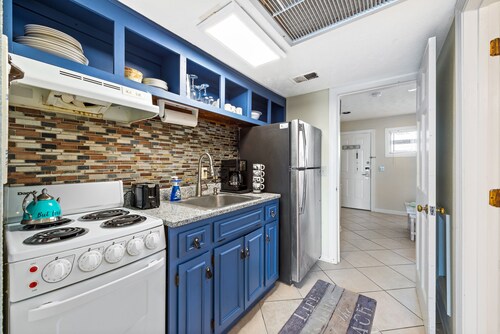 Tenacious Thee - quirky 1 bedroom with kitchen