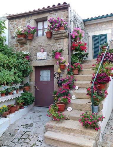 3 MARIAS Nº22 - T4, in the center of the village of Lousa, Castelo Branco, Beira Baixa.