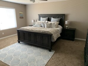 5 bedrooms, iron/ironing board, WiFi, bed sheets