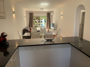 Interior - Pinhal Do Golf: Superb 2-bedroom apartment, renovated in 2020 near Marina (Quarteira)