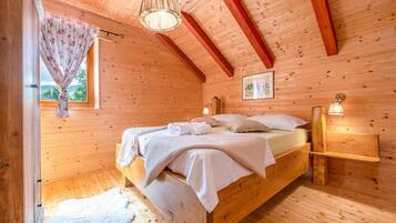 4 bedrooms, in-room safe, travel crib, free WiFi