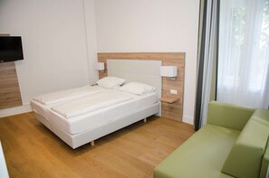 Bügeleisen/Bügelbrett, WLAN, Bettwäsche