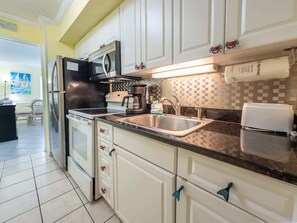 Fridge, microwave, oven, stovetop - A Place at the Beach 406 (North Myrtle Beach)
