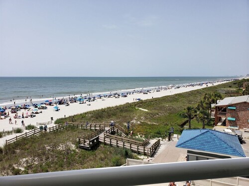 Direct Oceanfront-2 Bedroom 2 Bath-A Place at the Beach 406