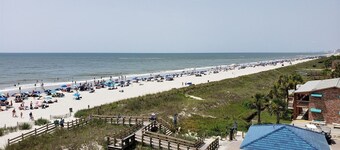 Direct Oceanfront-2 Bedroom 2 Bath-A Place at the Beach 406