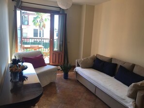 TV - Apartamento Palmeras y Adelfas, Golf y Playas cercanas Costa de la Luz y Algarve (Ayamonte, Costa Esuri)