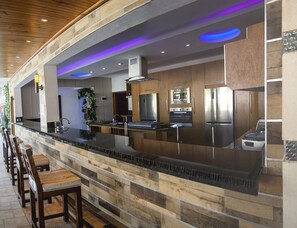 Kühlschrank, Kochgeschirr/Geschirr/Besteck