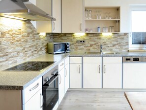 Mikrobølgeovn, ovn og oppvaskmaskin