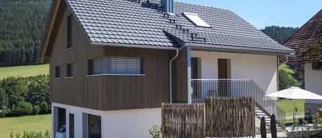 المنشأة من الخارج