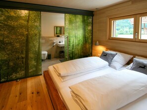 2 Schlafzimmer, Reisekinderbett, kostenloses WLAN