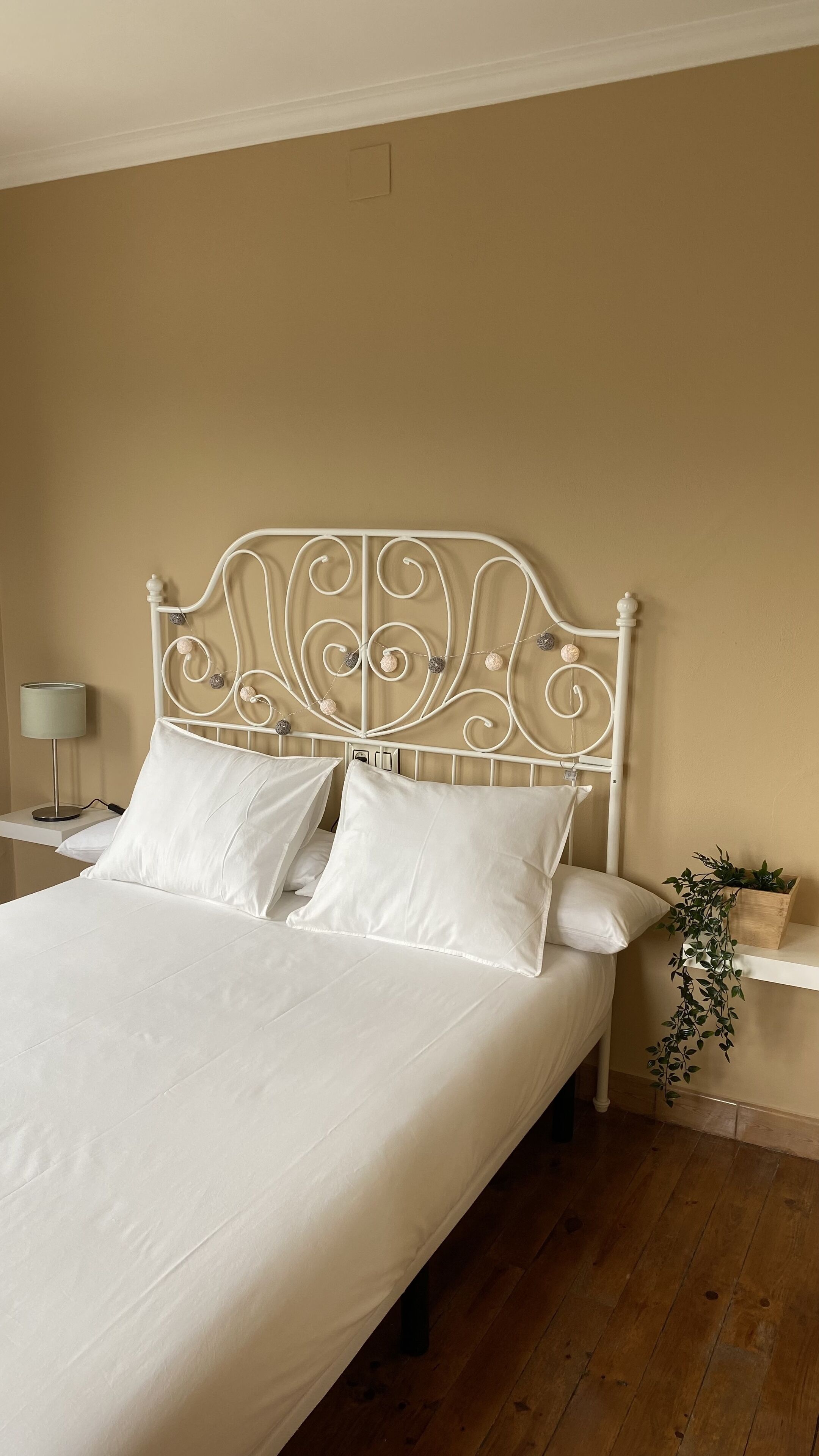 4 chambres, fer et planche à repasser, draps fournis