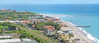 Beautiful apartment for 5 guests with WIFI, TV, patio and pets allowed