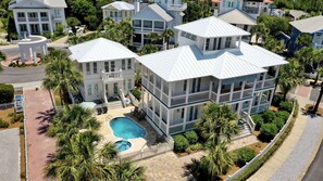 Exterior - Rock Lobster: Beautiful Beach House across from the GULF with Shared Pool (Panama City Beach)