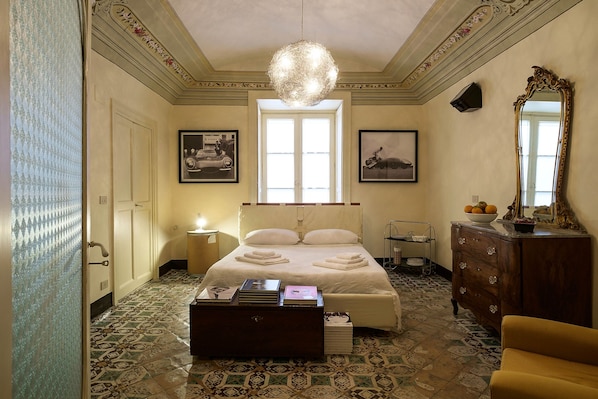 3 bedrooms, desk, iron/ironing board, WiFi