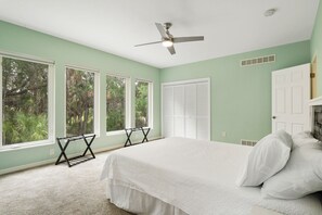 3 soverom, strykejern/-brett, wi-fi og sengetøy