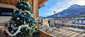Magnificent views of the Chantemerle ski area from this brand new luxury chalet!